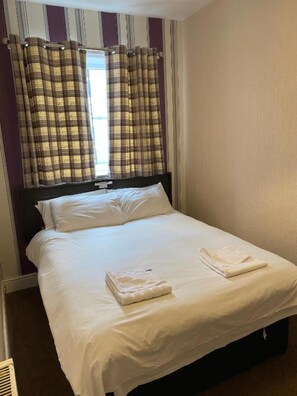 Superior Double Room | Bathroom | Shower, free toiletries, towels, toilet paper - The Arncliff Hotel (Blackpool)