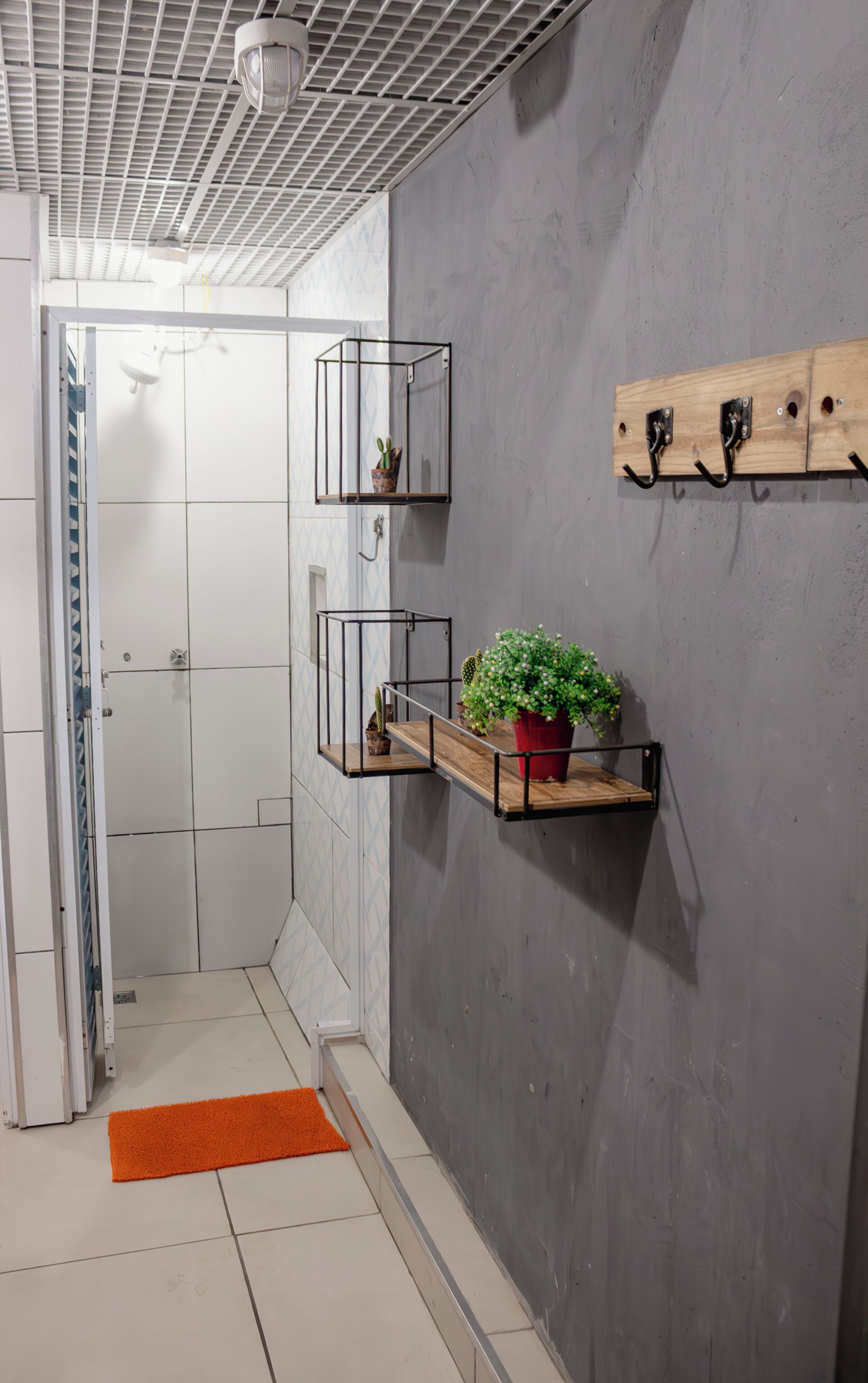 Shared Dormitory, Women only, Shared Bathroom (6 beds) | Bathroom | Shower, towels