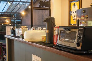 Free daily continental breakfast