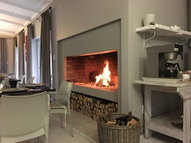Café da manhã completo grátis todos os dias
