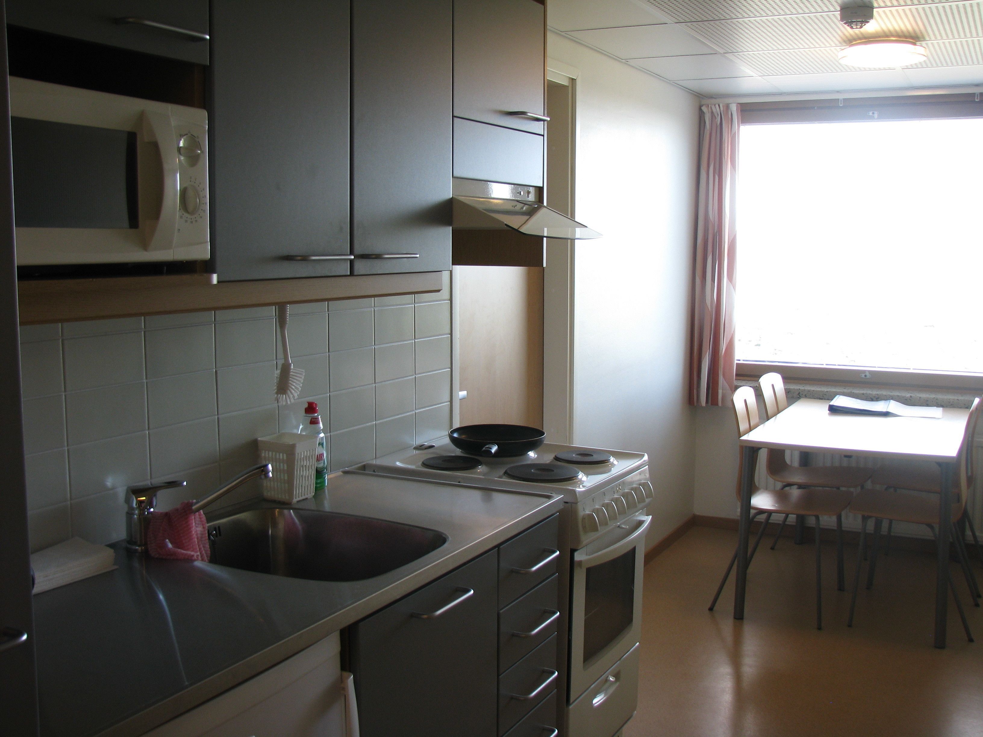 twin room, 2 single beds | living area