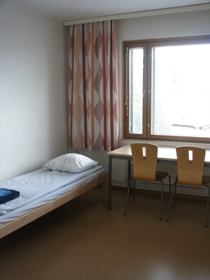 Triple Room, 3 Single Beds | Desk