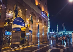 Mặt tiền nơi lưu trú