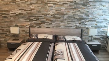 Economy Double Room | Soundproofing, cribs/infant beds, free WiFi, bed sheets