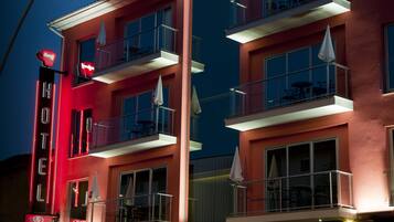 Fasade – kveld/natt