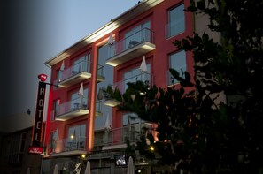 Fasade – kveld/natt