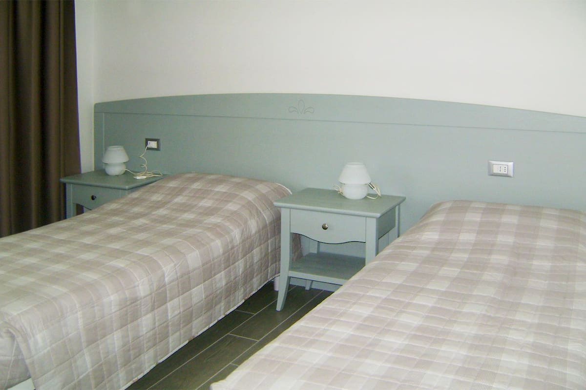 Double or Twin Room, Accessible, Mountain View | Egyptian cotton sheets, premium bedding, in-room safe