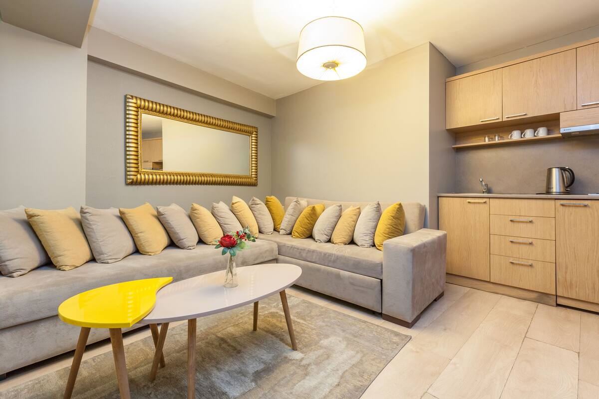 Elite Suite | Premium bedding, minibar, blackout drapes, soundproofing