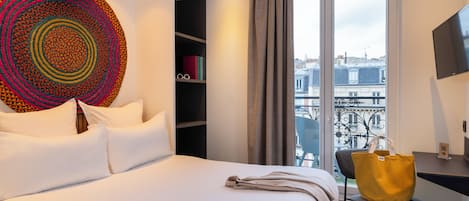 Standard Double Room | In-room safe, desk, soundproofing, iron/ironing board