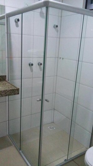Bathroom shower - Hotel Center Express (Campina Grande)