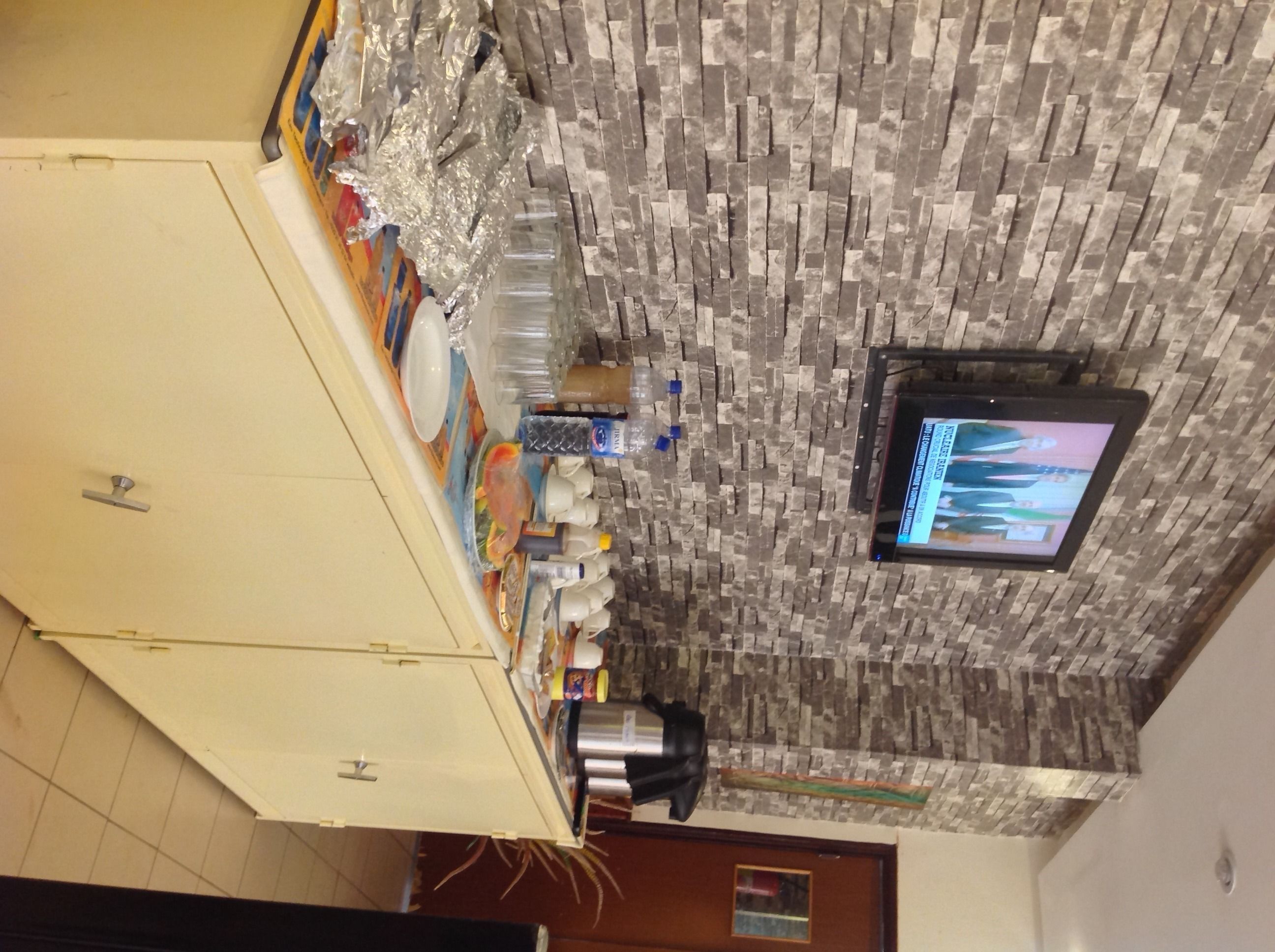 free daily continental breakfast