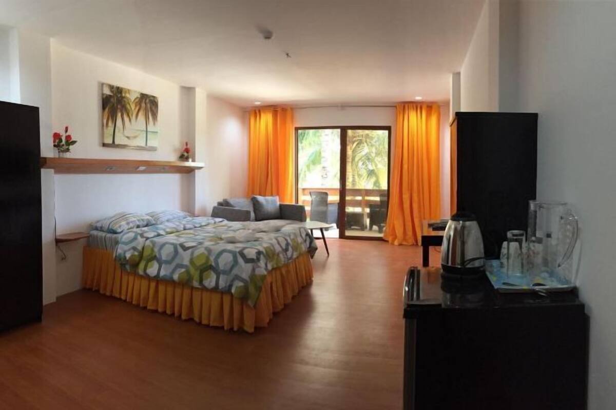 1 slaapkamer, een kluis op de kamer, een bureau, gratis wifi
