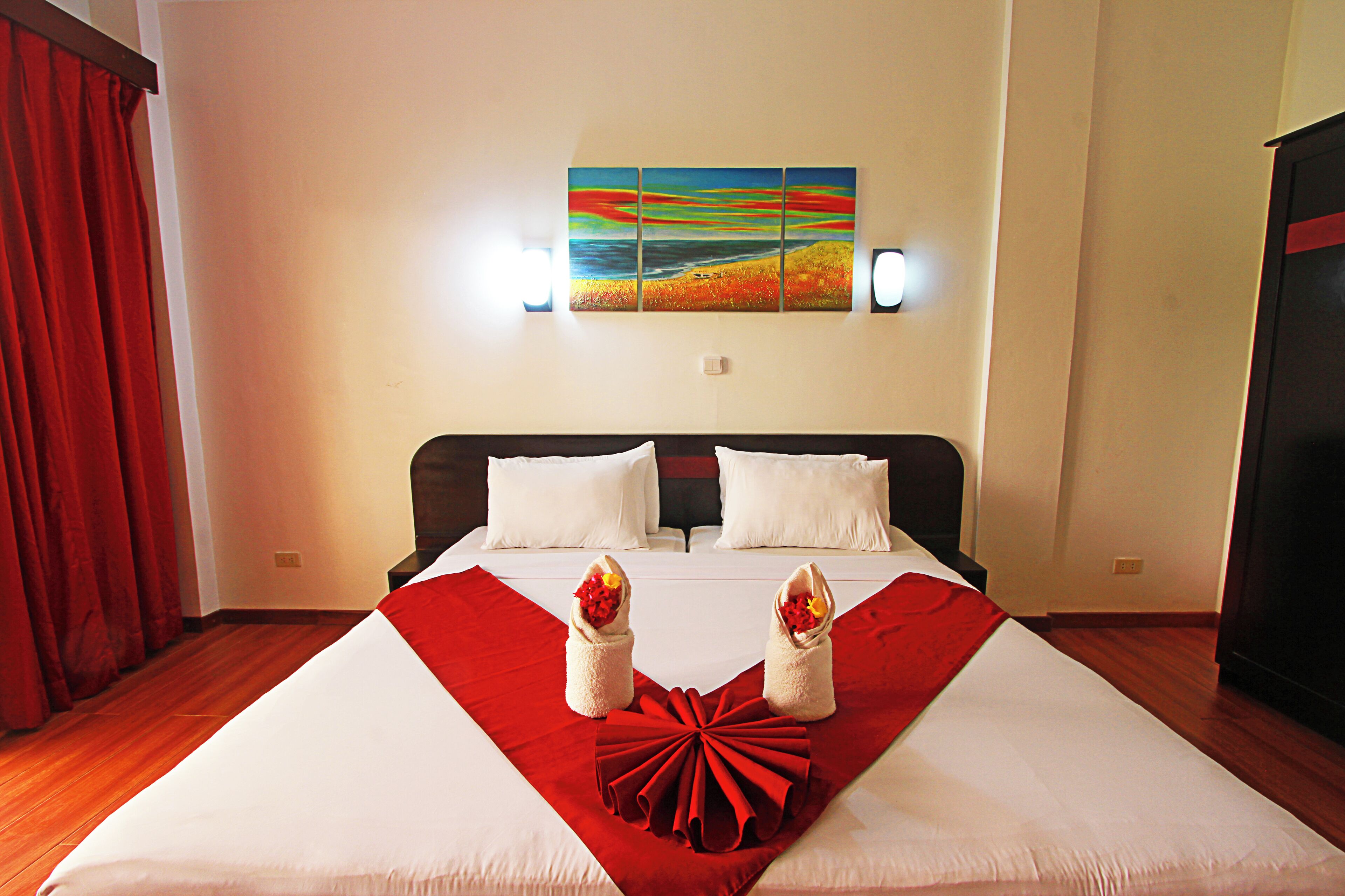 In-room safe, desk, free WiFi, bed sheets