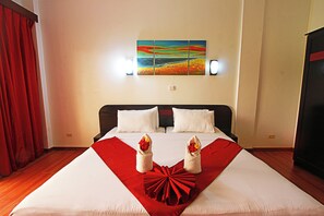 Coffres-forts dans les chambres, bureau, Wi-Fi gratuit, draps fournis