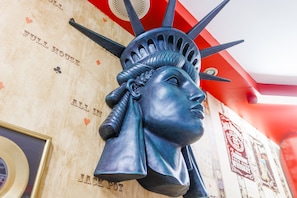 Suite superior, banyera d'hidromassatge | Roba de llit d'alta qualitat i matalassos d'escuma viscoelàstica