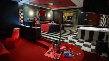 Presidential Suite, Jetted Tub | Premium bedding, memory foam beds, free WiFi, bed sheets