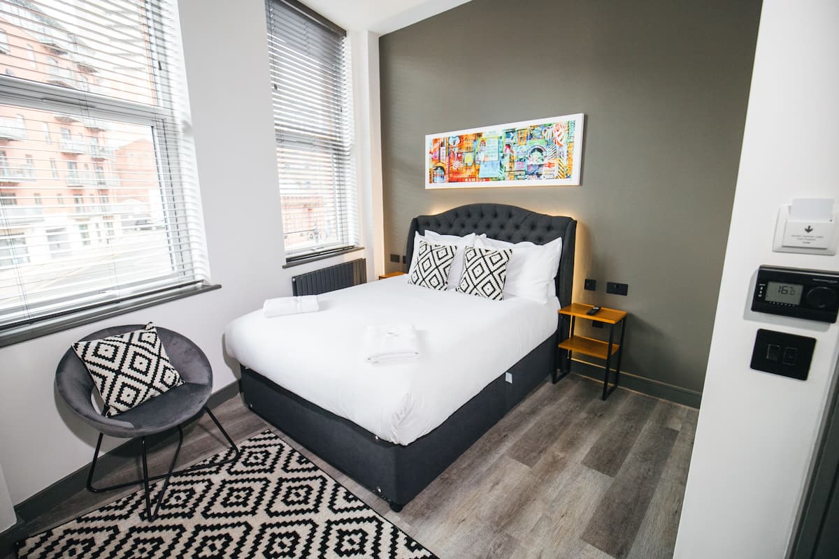 Deluxe Double Room | 1 bedroom, individually decorated, desk, laptop workspace