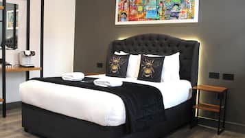 Executive Room | 1 bedroom, individually decorated, desk, laptop workspace