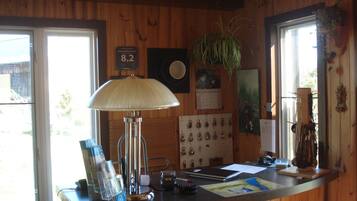 Check-in/check-out kiosk