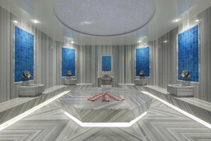 Un sauna, una bañera de hidromasaje, baño turco