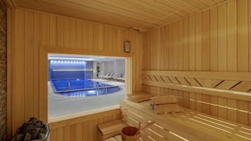 Un sauna, una bañera de hidromasaje, baño turco