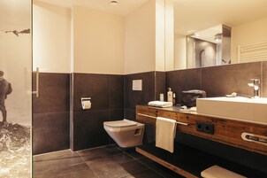Superior Room, Non Smoking, Balcony | Bathroom | Eco-friendly toiletries, hair dryer, bathrobes, towels