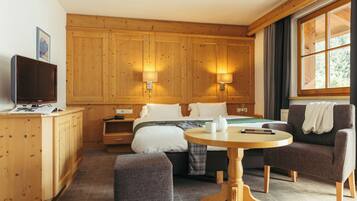 Phòng đôi Superior, không hút thuốc, ban công (A4) | Két bảo mật tại phòng, bàn, truy cập Internet không dây miễn phí