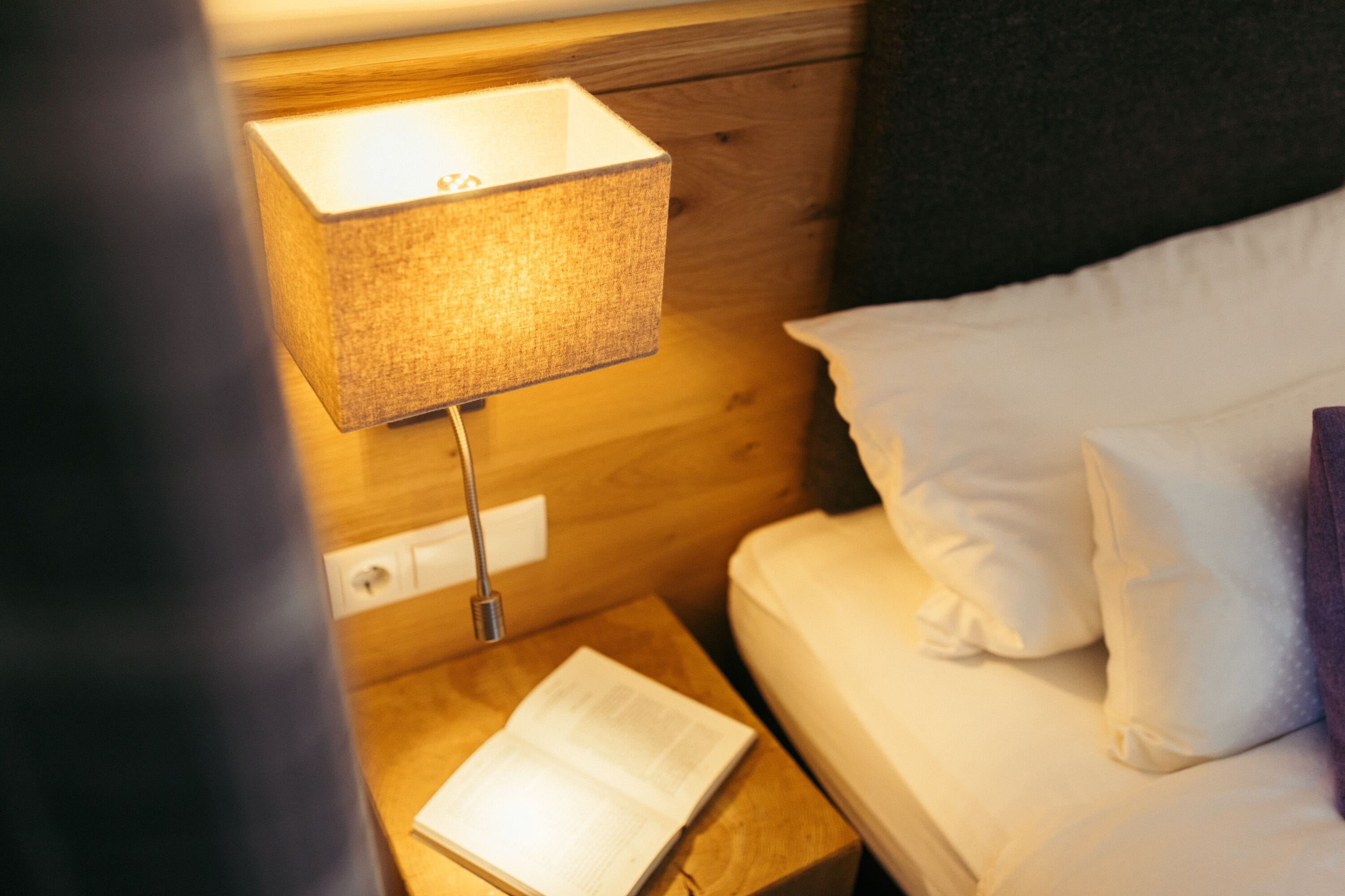 comfort double room, non smoking, mountain view (b2) | in-room safe, desk, free wifi, bed sheets