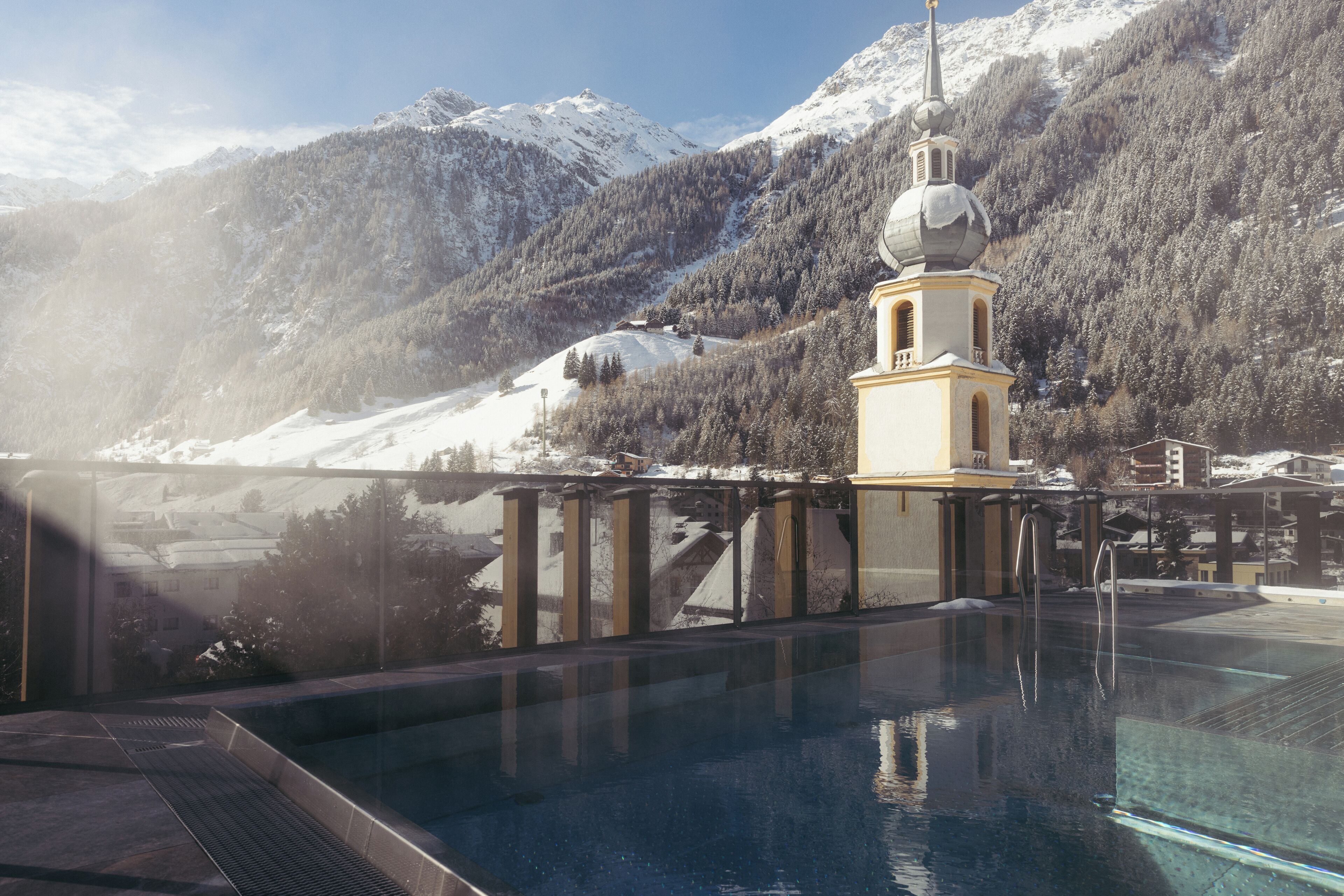 Innenpool, Außenpool