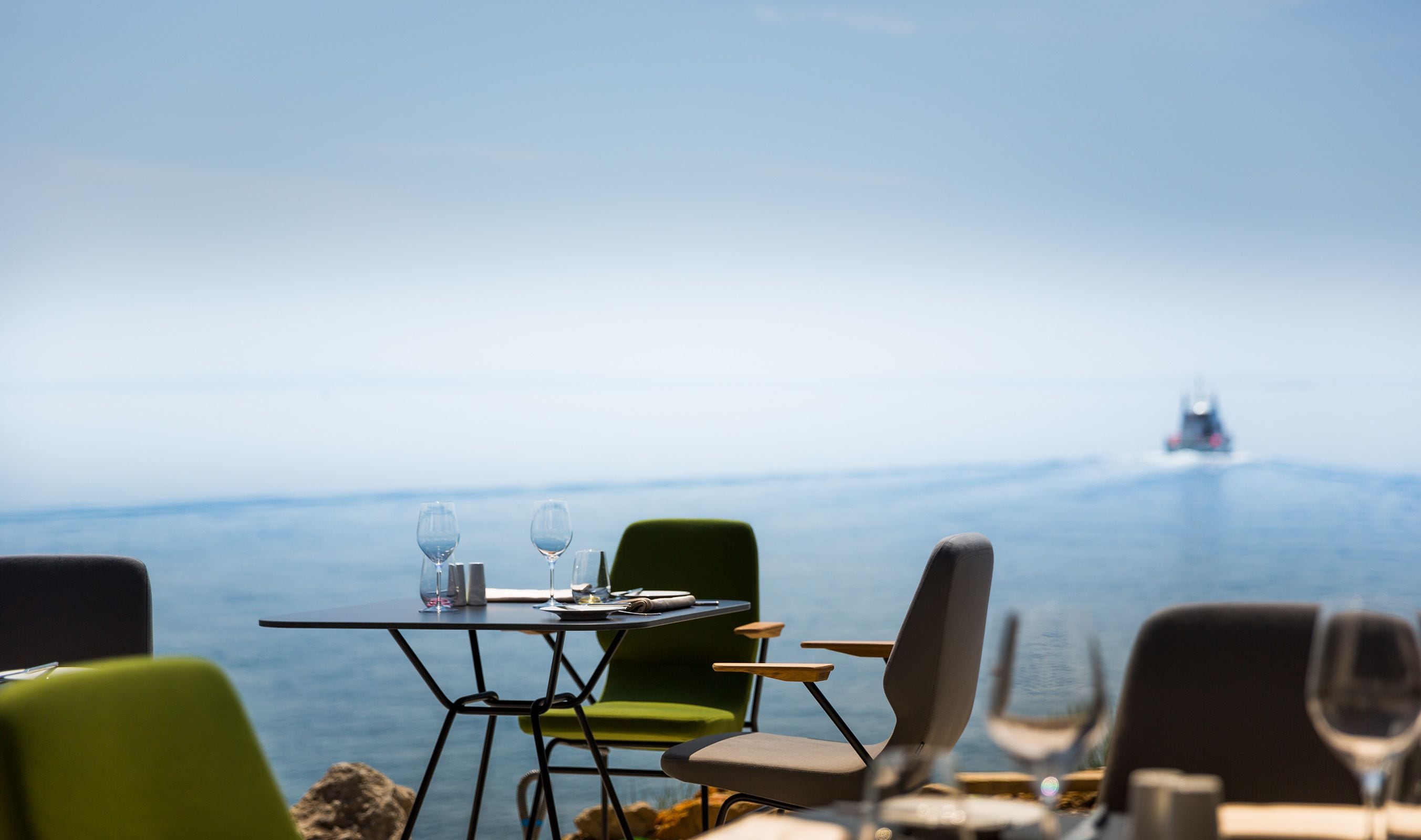 Frühstück, Mittagessen, Abendessen und Brunch werden serviert