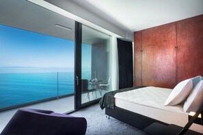 Hochwertige Bettwaren, Minibar, Zimmersafe, Schreibtisch