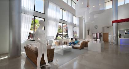 Leo Punta Umbria III - Adults Only