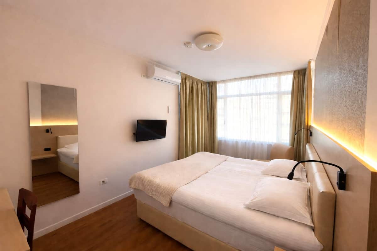 Minibar, rideaux dâobscurcissement, systĂšme dâinsonorisation