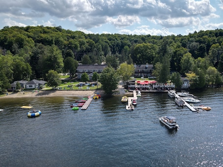 Fachada de la propiedad. Bonnie View Inn