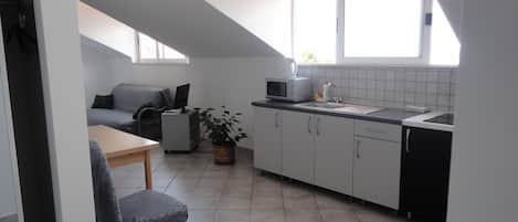 Appartement, 1 chambre, vue mer | Coin cuisine privé | Mini réfrigérateur, bouilloire électrique