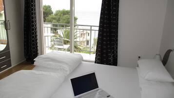 Dobbeltværelse - havudsigt | 1 soveværelse, premium-sengetøj, minibar, individuelt design