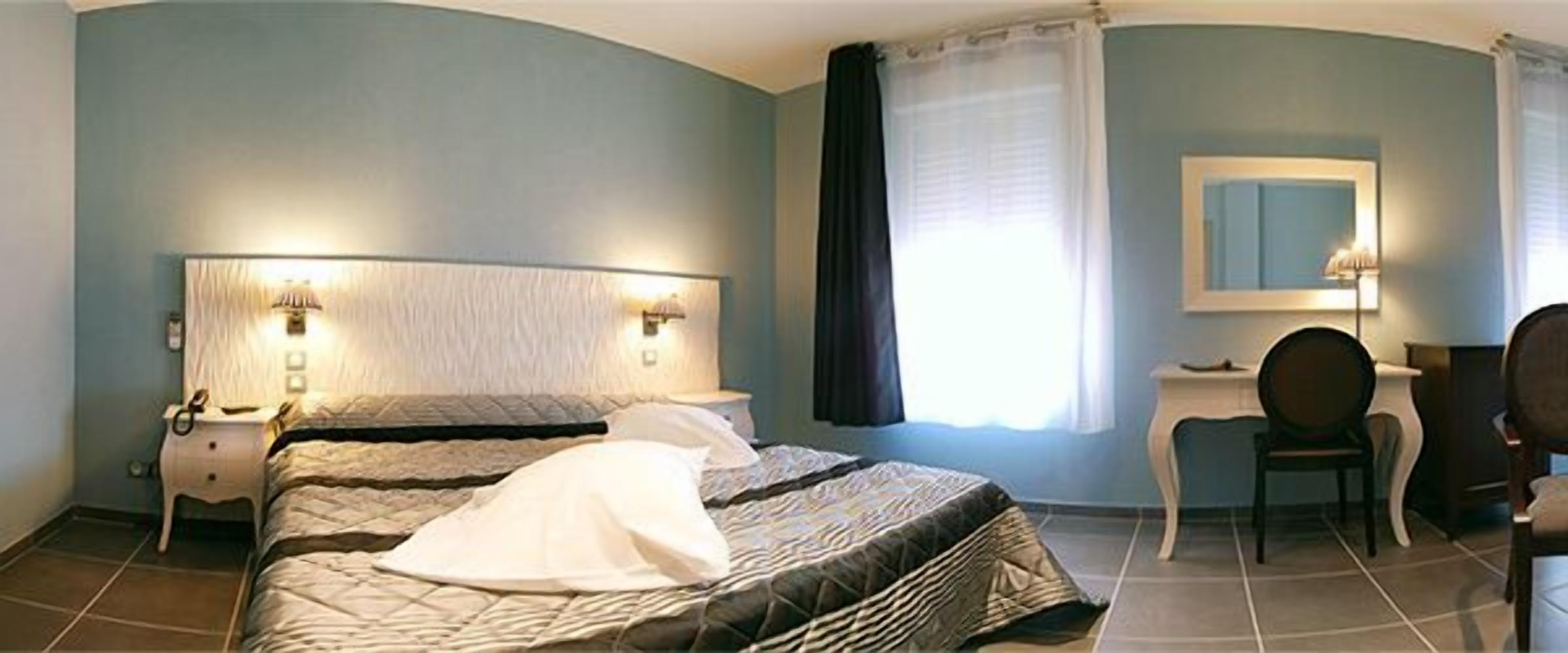 superior room | 1 bedroom, in-room safe, desk, soundproofing