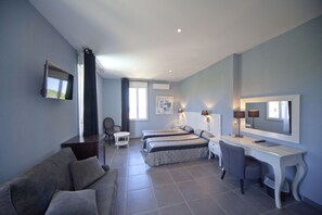 Superior Room | In-room safe, desk, soundproofing, free WiFi - Splendid Hotel (L'Île-Rousse)