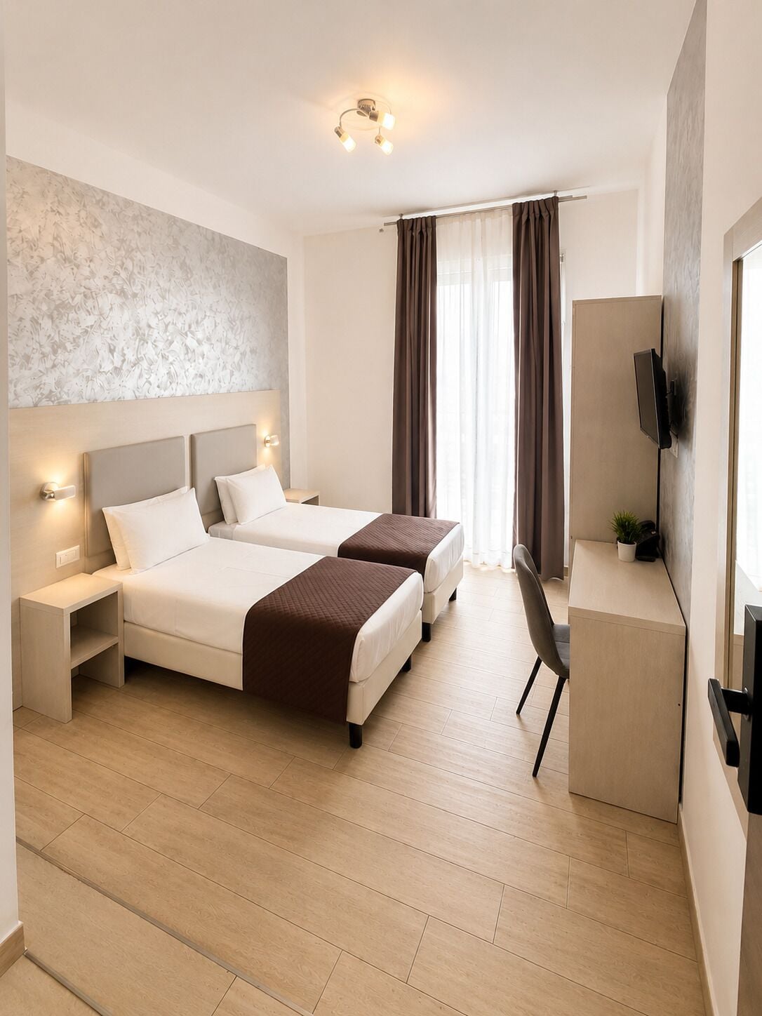 Superior Room | Premium bedding, down comforters, memory foam beds, minibar