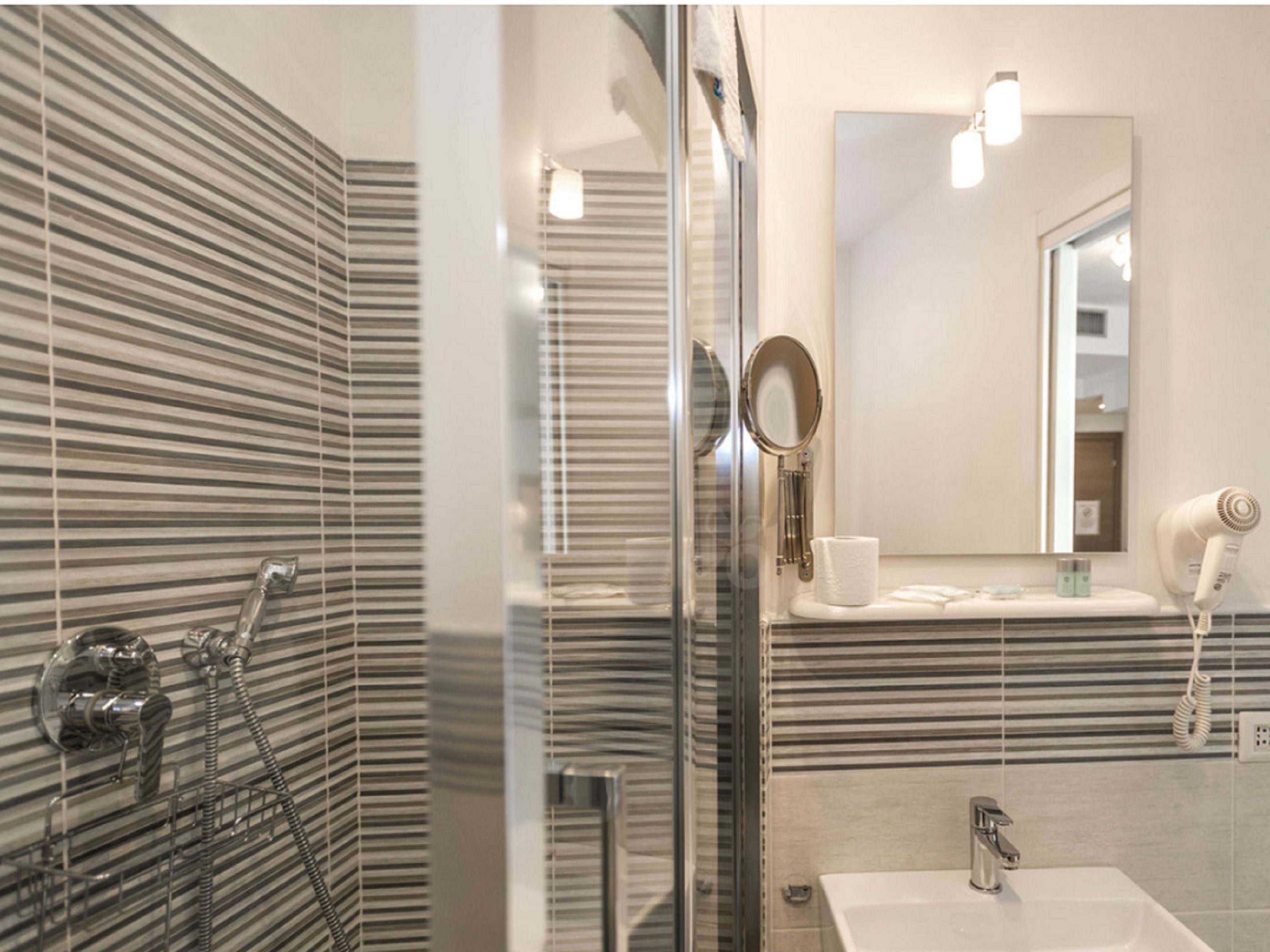 Photo - Hotel Luxor Florence