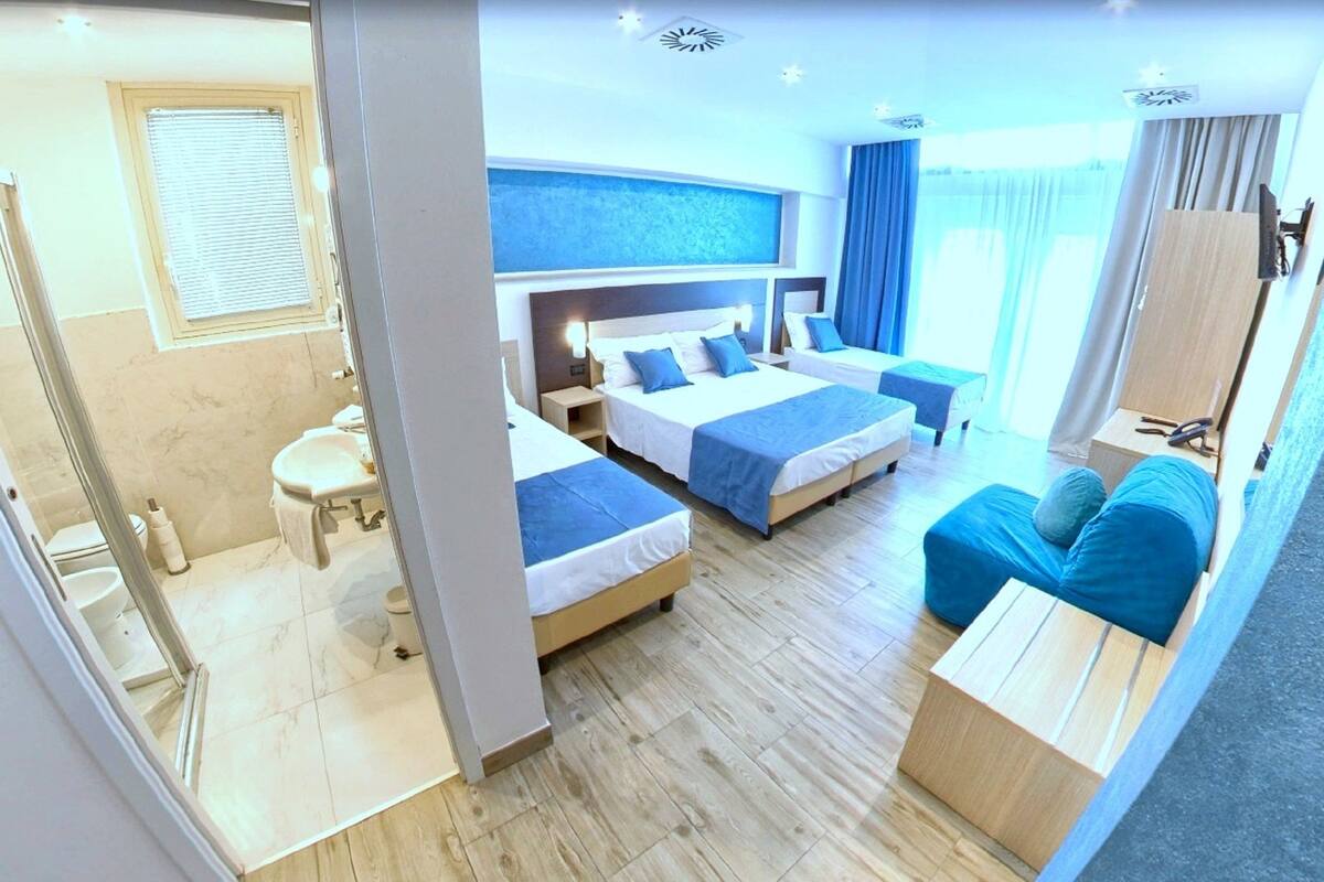 junior suite | premium bedding, down duvets, memory-foam beds, minibar