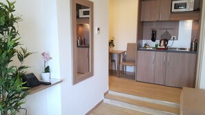家庭客房, 小廚 | 高級寢具、羽絨被、記憶棉床墊、迷你吧