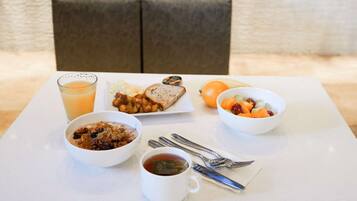 Free daily buffet breakfast
