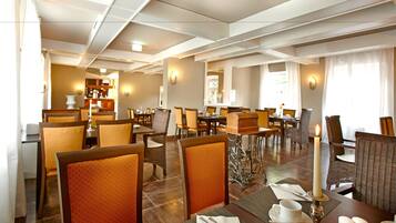 Lokale und internationale Küche