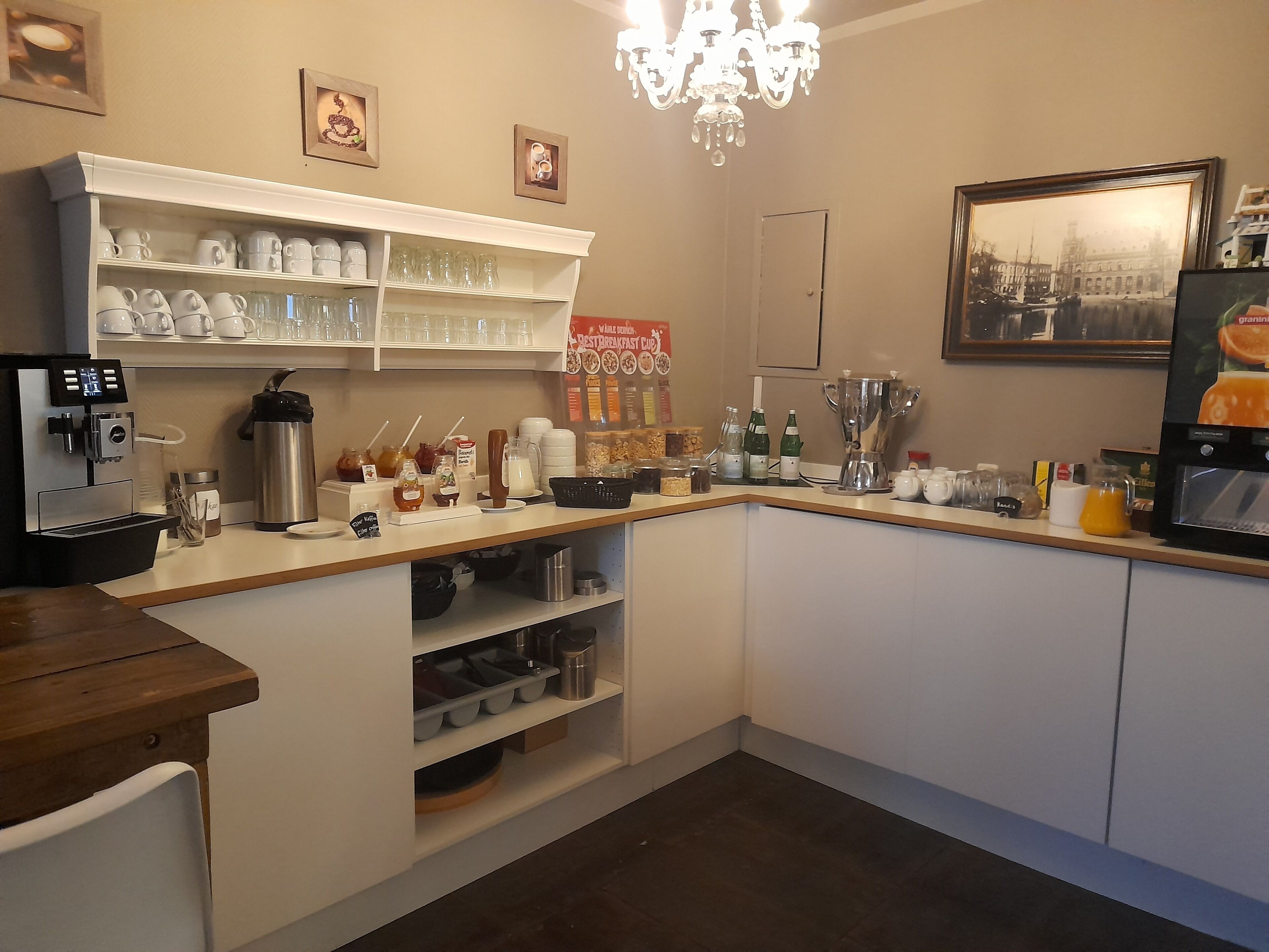 Breakfast area
