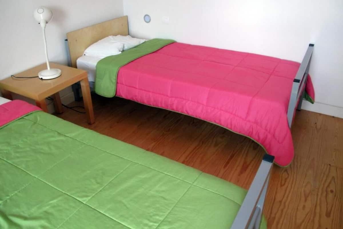 Triple Room | Free WiFi, bed sheets, wheelchair access