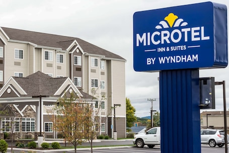 Exterior. Microtel Inn & Suites By Wyndham Altoona