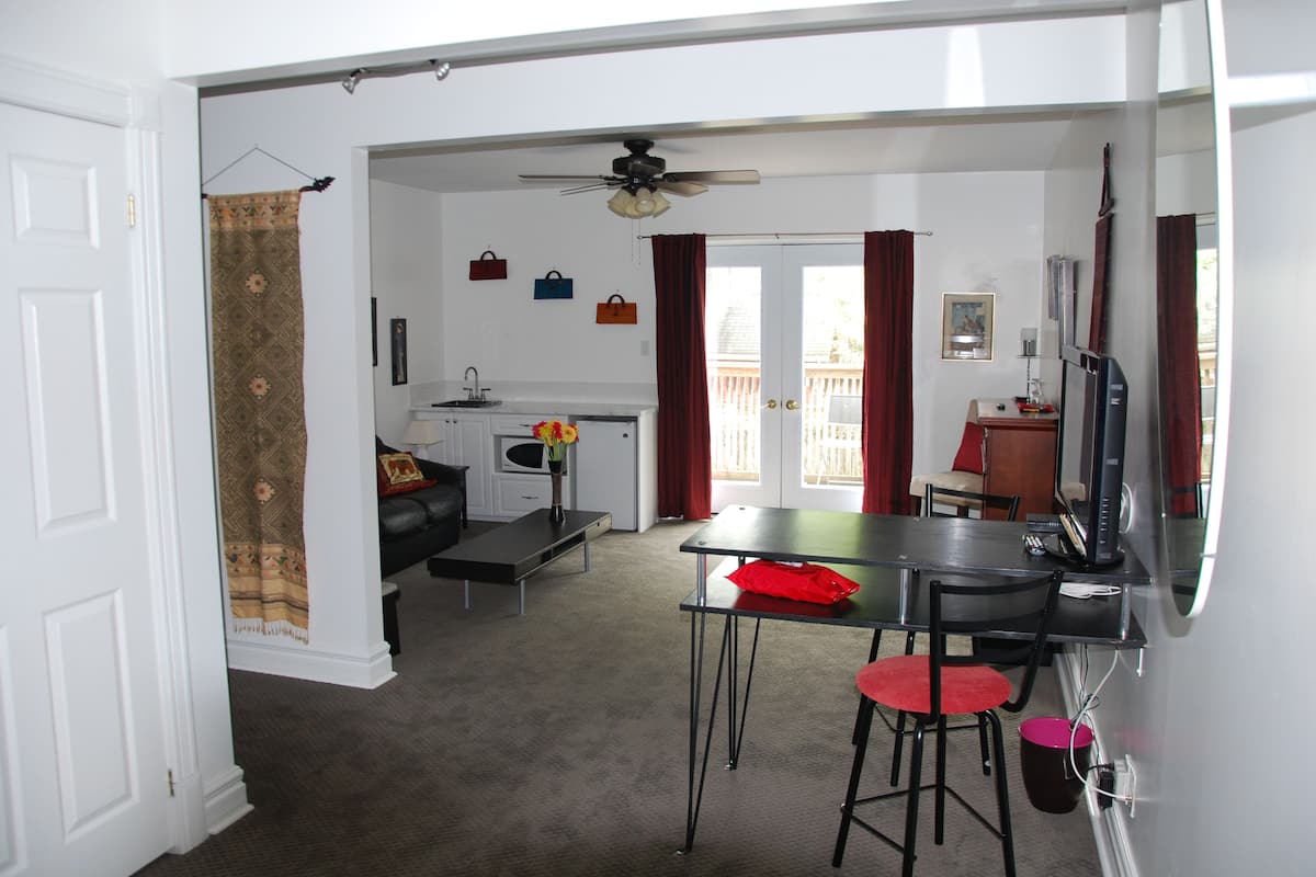 Suite, 1 letto queen (New York) | Una scrivania, ferro/asse da stiro, letti aggiuntivi (a pagamento)