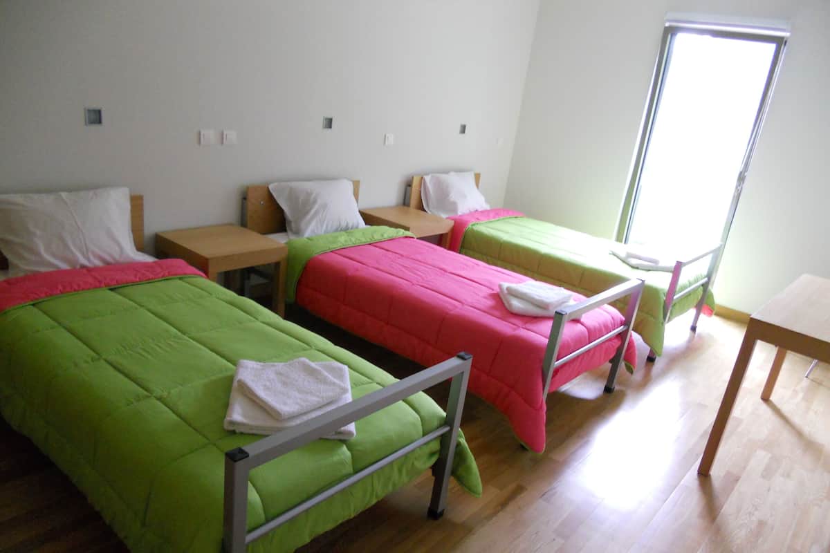 Triple Room, Private Bathroom | Soundproofing, bed sheets