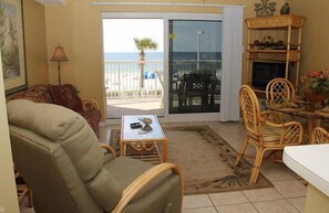 Flat-screen TV - Tradewinds by Sugar Sands Realty (Orange Beach)